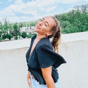 Meet your Posher, Sierra